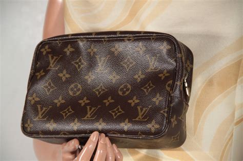lv washbag